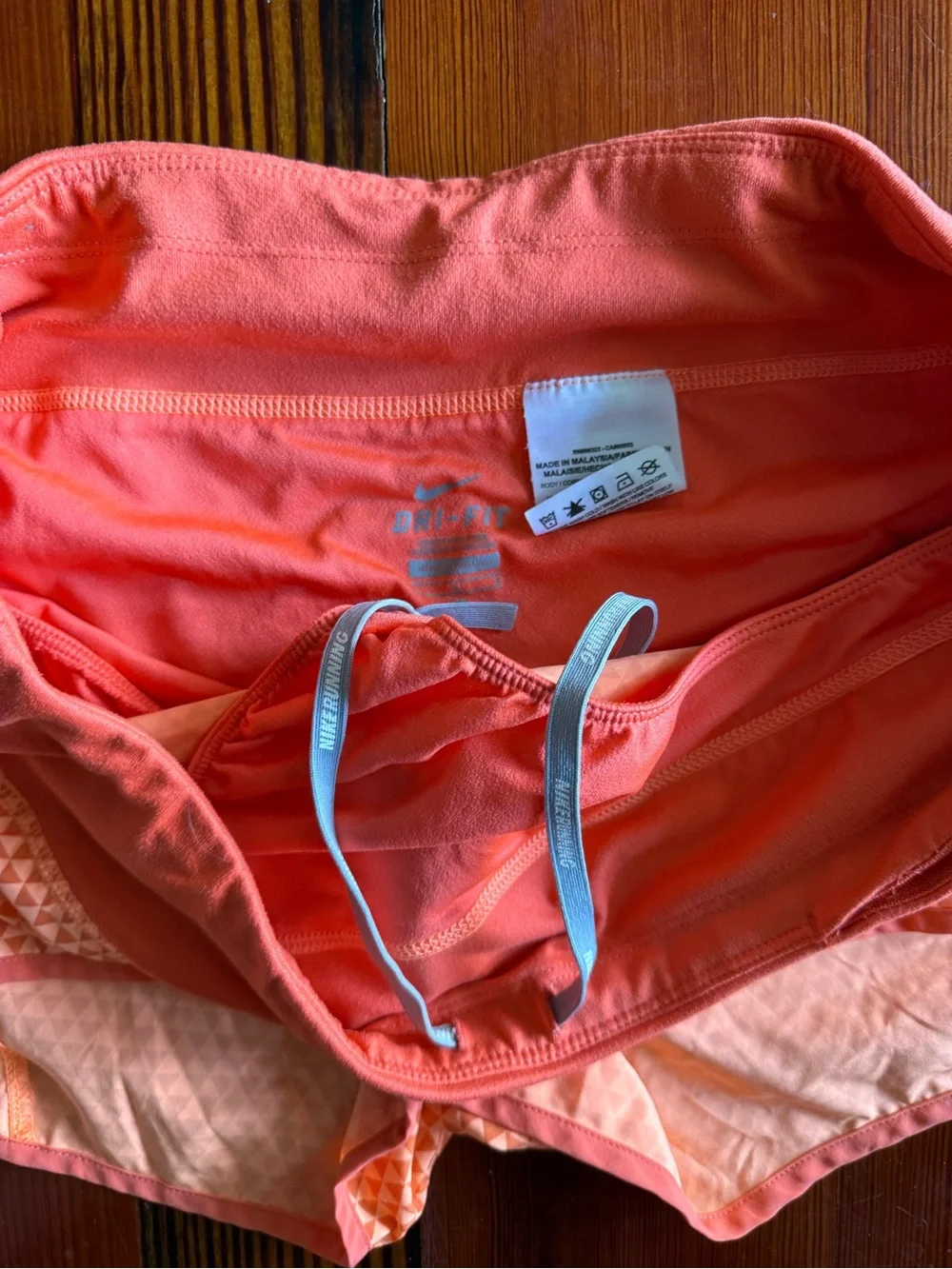 Nike comfort waist running shorts, orange and coral sz L